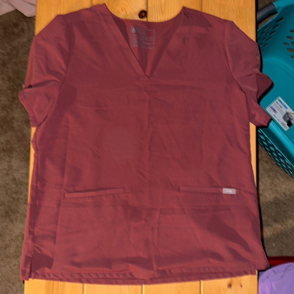Figs 3 Pocket Casma Scrub Top